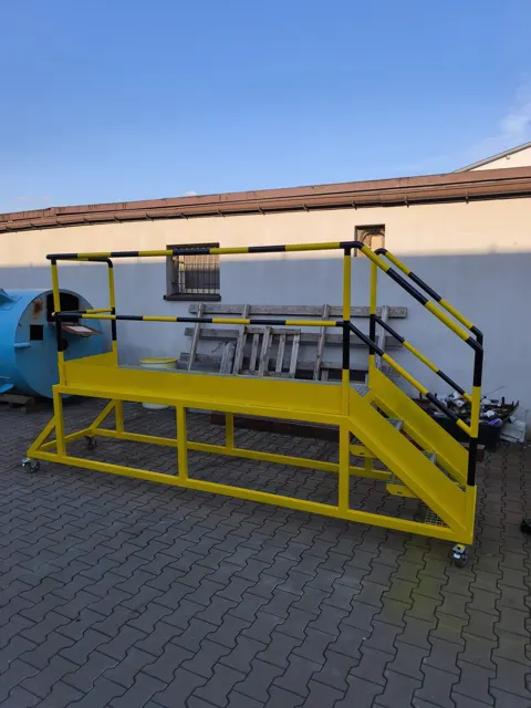 Podest jezdny z balustradą